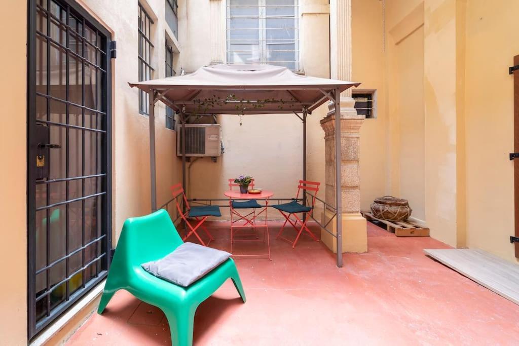 Central And Cozy Loft With Courtyard 博洛尼亚 外观 照片