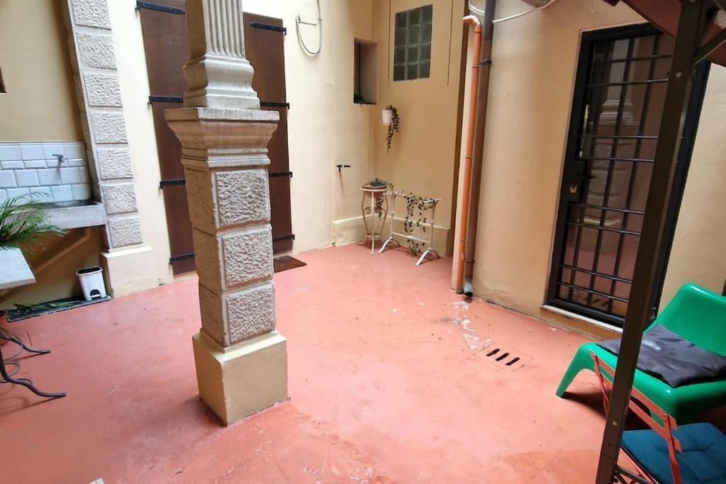 Central And Cozy Loft With Courtyard 博洛尼亚 外观 照片